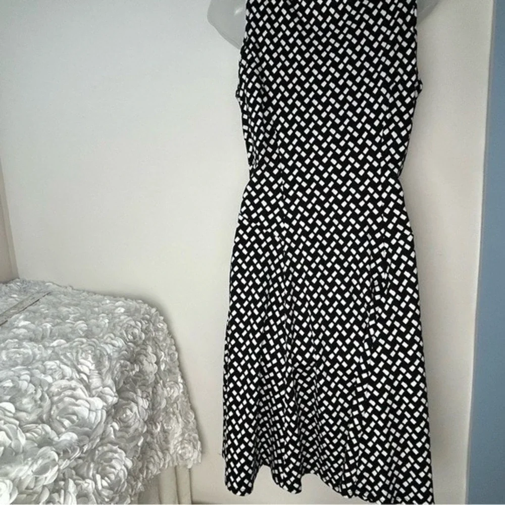 New York & Company Black/White Square Shapes Swing Dress Small‎